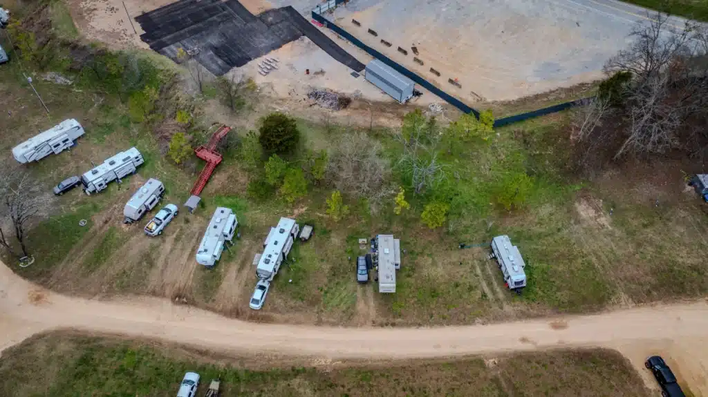 camping near dickson tn